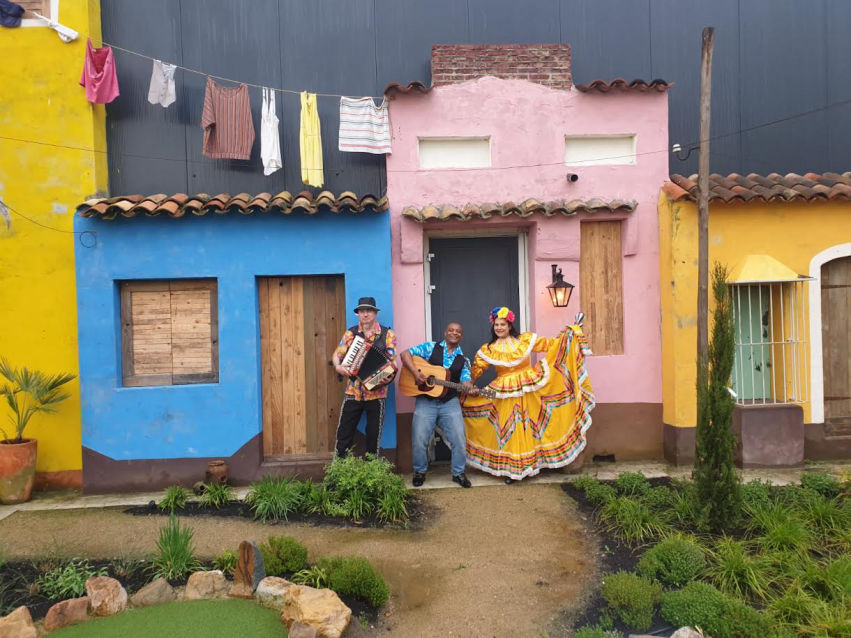 Cubaanse danseressen en Cubaanse Gastvrouwen voor je feest